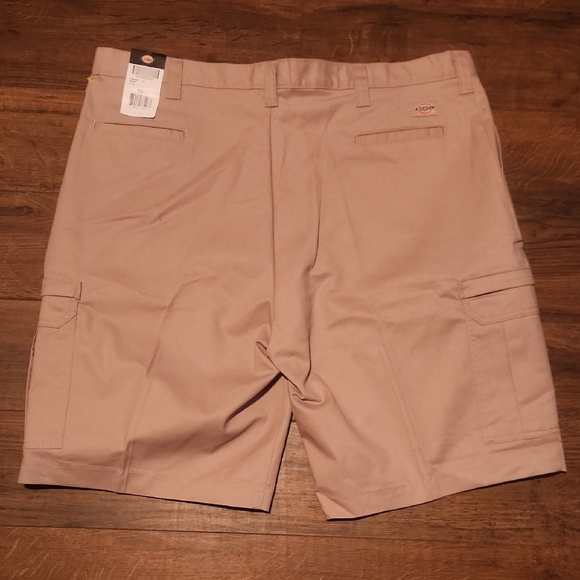 Dickies Other - Dickies Men's Beige Cargo Shorts